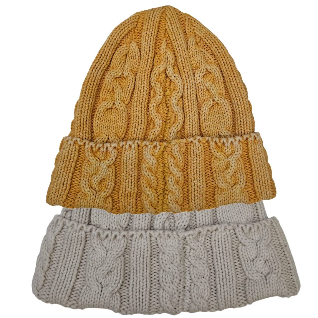 Pack "Heritage" Beanie: 2 Gorros de Punto Trenzado Clásico – Mostaza & Gris Arena – Estilo Retro Unisex.