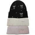 Pack Trio "Pearl & Bow" Beanie – La Colección Coquette – Negro, Off-White y Rosa Pastel.