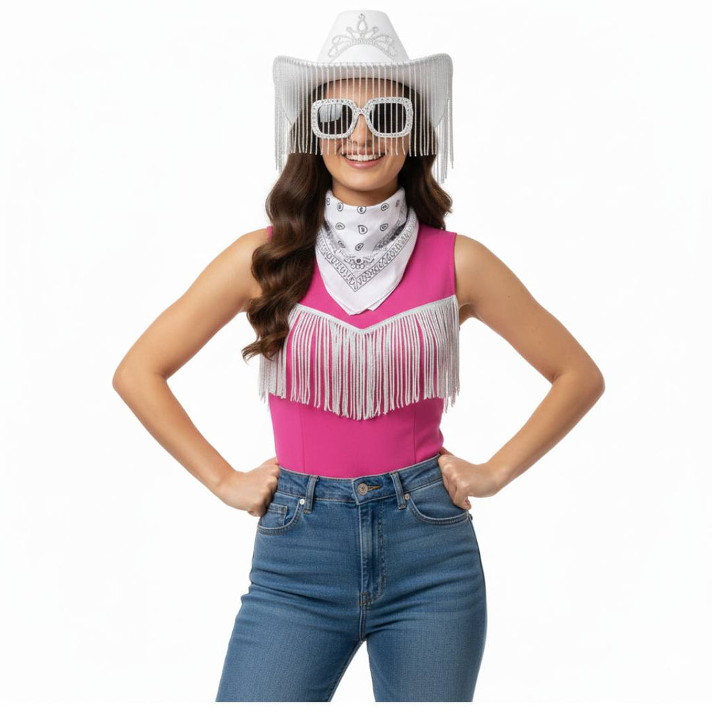 Pack Disfraz Vaquera Blanca Premium: Sombrero Cowgirl con Flecos y Corona, Gafas de Sol Retro con Strass y Bandana Paisley - Kit Completo Talla Única para Adulto - Ideal Carnaval, Festivales, Despedidas y Eventos de Fantasía