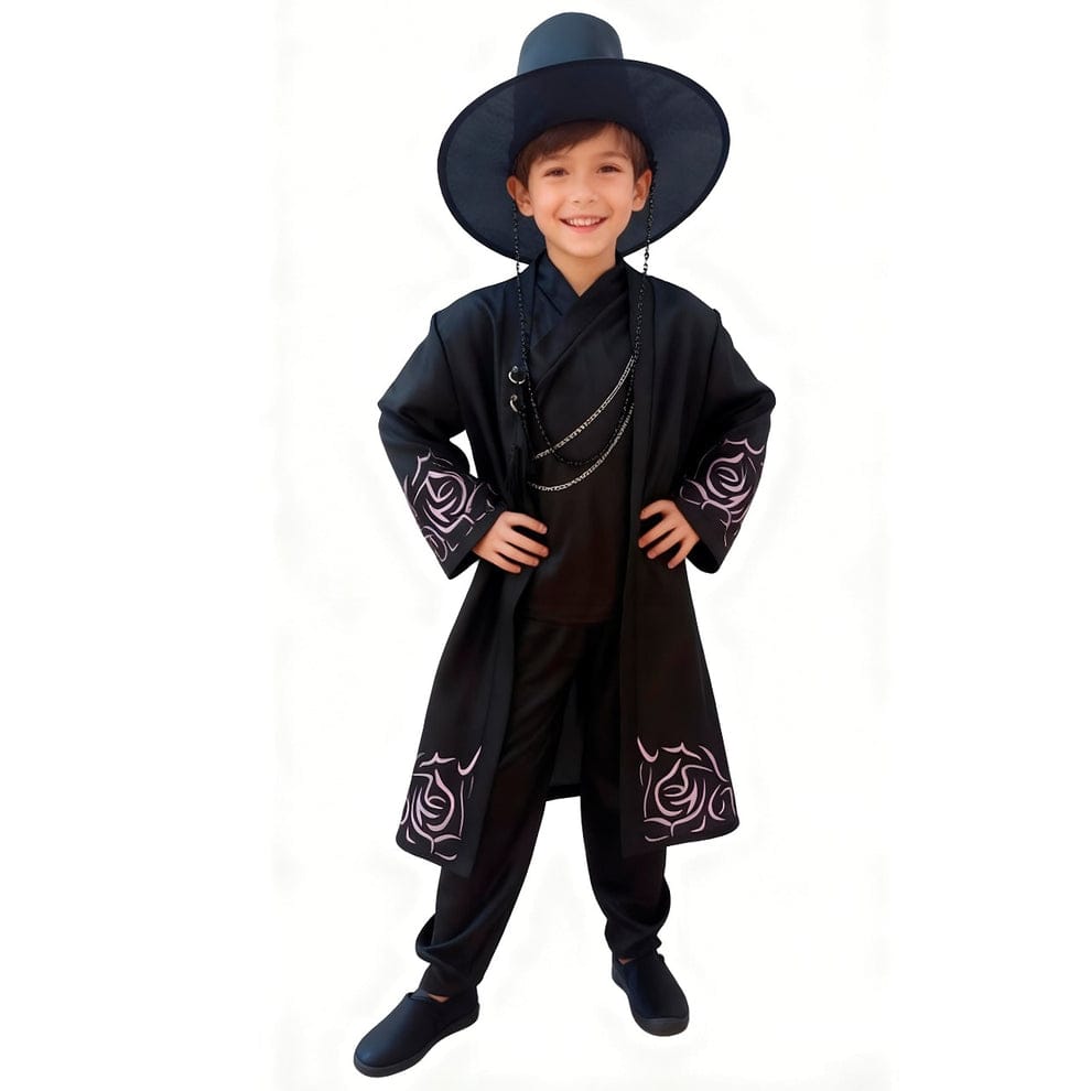 Disfraz Guerrero K-Pop Infantil con Sombrero Gat y Túnica Negra - Conjunto Moderno Pop Star Coreano para Niños
