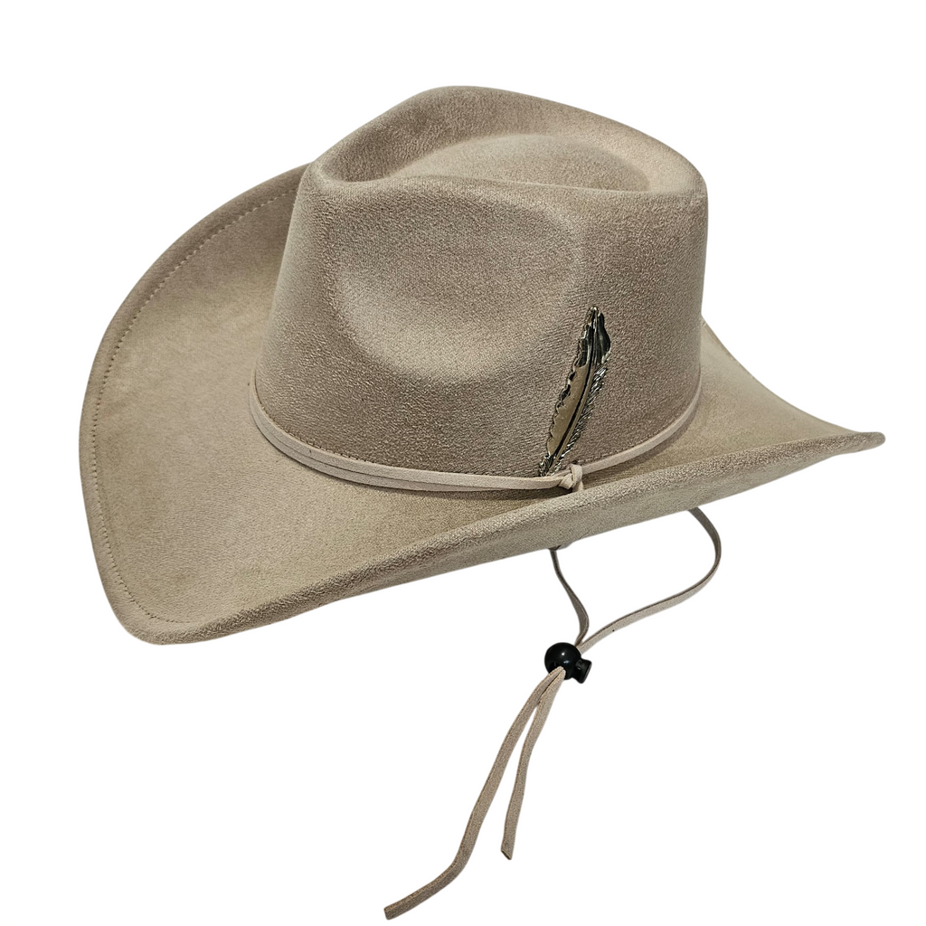 Sombrero Cowboy Crema Adulto Hombre y Mujer - Sombrero Vaquero Ajustable (56-59cm) Gamuza Sintética Beige | Alternativa Resistente a Sombreros de Paja y Papel Trenzado - Ala Ancha 9.5cm, Estilo Western con Detalle de Pluma Metálica